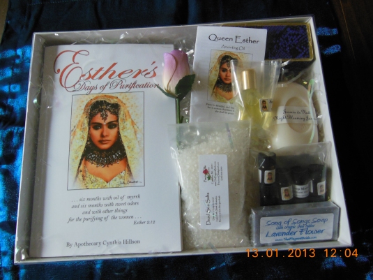 Esther Deluxe Fragrance Box